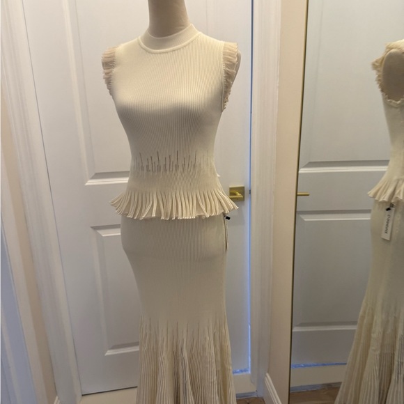 COMMENSE TOP AND SKIRT CREAM SET MEDIUM - Picture 8 of 14